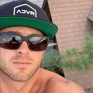 Meet your Posher, Bill